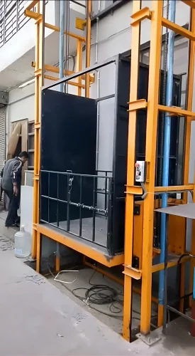 Industrial Hydraulic Goods Lift
