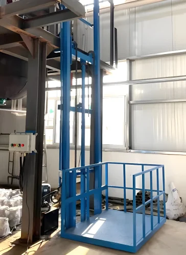 Industrial Hydraulic Goods Lift View 2