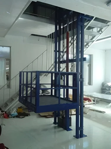Industrial Hydraulic Goods Lift View 3
